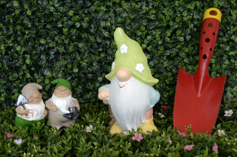 jardinerie-PEONE-min_garden-gnome-1404358